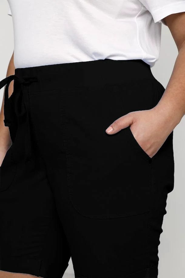 Kaffe Curve Shorts ~ Sort