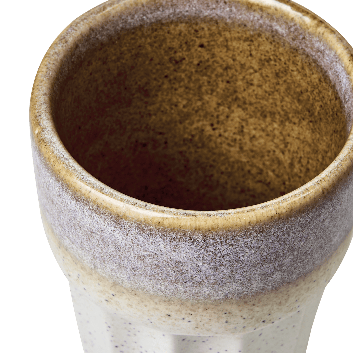 Lekkert elfenben farget glasert krus i keramikk fra Affari. Costa serien kommer i en variert fargetone og mønster. Dette pga den naturlige reaksjonen ved glasurbrenningen, hvert produkt er unikt. 