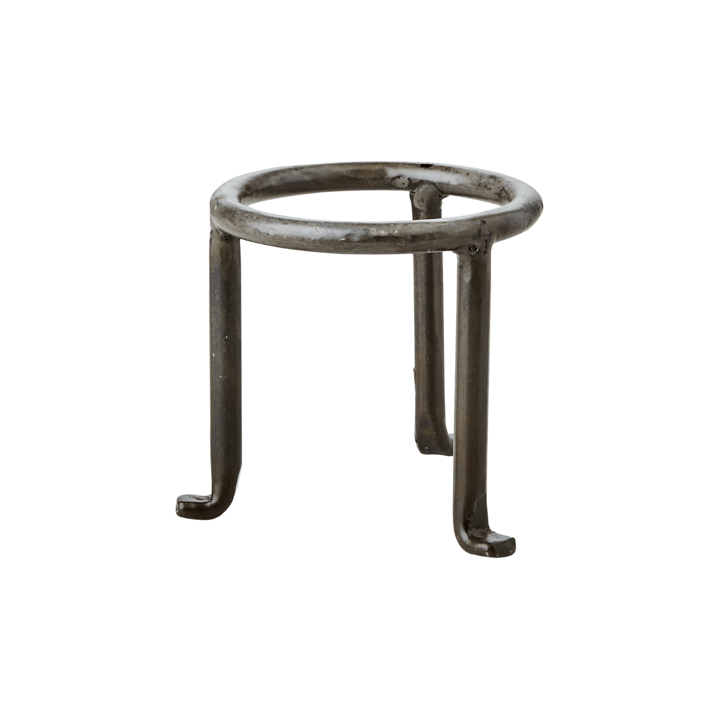 Rustikt krukke stativ i jern som får en overflate av rust og smelter vakkert inn i hagen. Bland høyder for spennende stilleben med dine favoritt krukker og blomster. D10xH10cm.