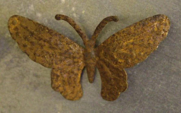Sommerfugl rust dekor