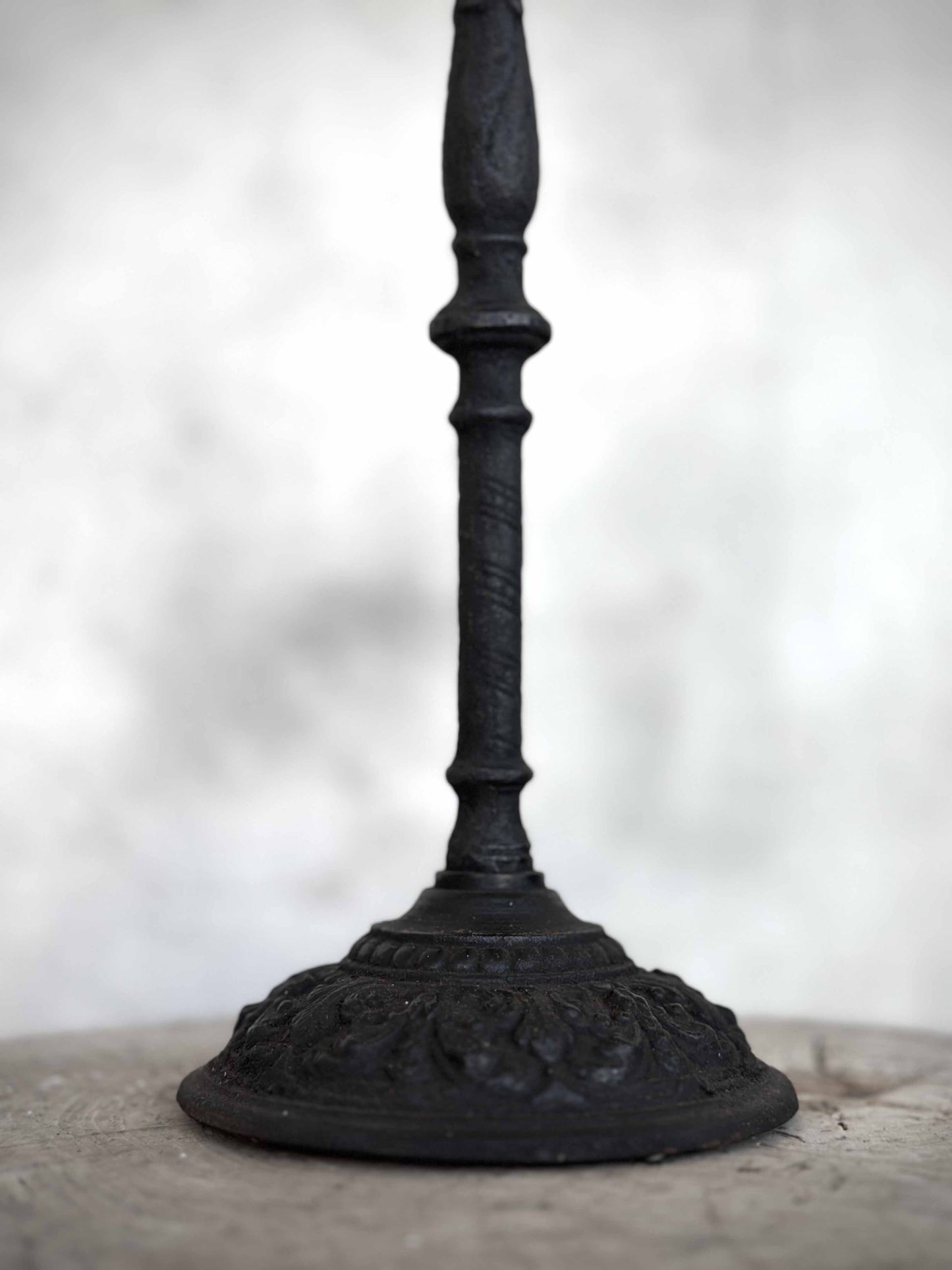 Lysestake i støpejern GARIMA Black Antique H62cm