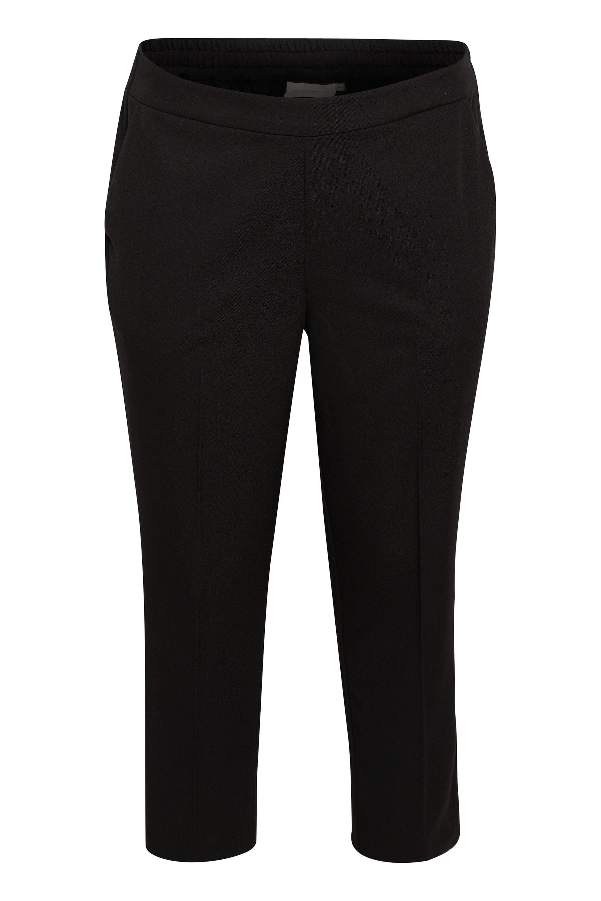 En sort klassisk bukse med lommer og strikk bak i livet fra Kaffe Curve som er perfekt i garderoben. Buksen har en god passform som holder seg vask etter vask. Ankellengde er perfekt til støvletter.