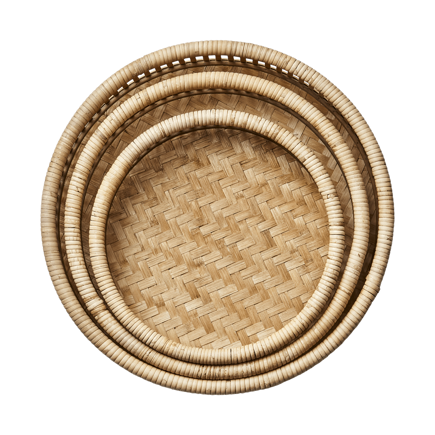 Lekre håndlagde serveringsbrett i bambus og rotting. Dette er et vakkert håndverk med nydelige detaljer. Se bare den flettede bunnen!Brettene har plywood i bunn som gjør de stabile, fra Affari of Sweden.